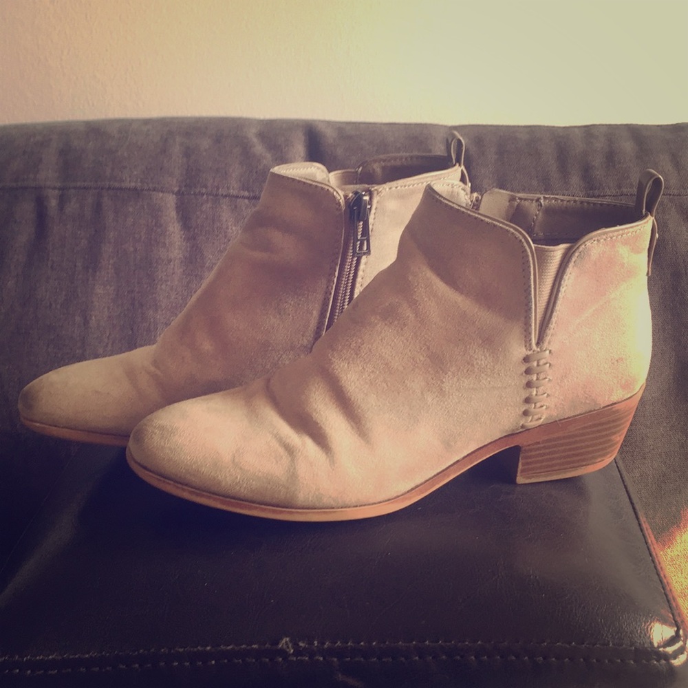 Sam & Libby short suede booties